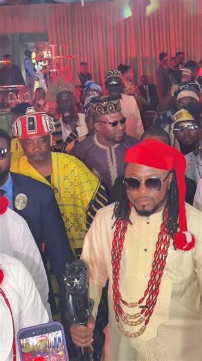 The Groom's men akai didn't come to play Reels @queens_reels Jesus take control Bride: @eveesin Planner: @eventsbyswanky Coordinator: @amadiva_events_bridals Couple stylist: @medlinboss Decorator: @magictouchevents_frank Lighting & effects: @grandeffectsandmultimedia360 Makeup: @tolufelix_mua Hairstylist: @bobokingnard Hair: @ennybelois_empire @blitzandglitzhairs_ Bride’s main outfit: @somobysomo Bride’s oron outfit: @cally_sia Transition Outfit: @teddyzdesign Groom’s outfit: @aniferaz Bride’s p