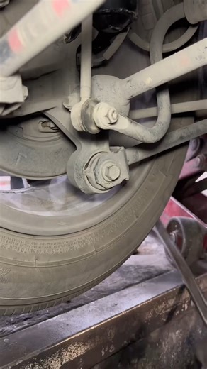 129K views · 581 reactions | installing spindle bushing ️ #mechanic #motivation #automotive | Automotive.4 | Facebook