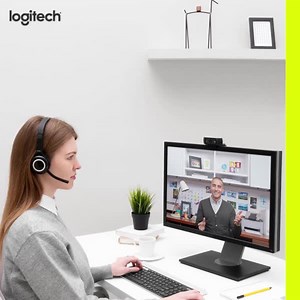 Get connected with friends and family in the best way possible with our webcams 🤝 Get yours today: Lazada - https://bit.ly/3u6RRib Shopee - https://bit.ly/3nkZHRp #Logitech | Logitech