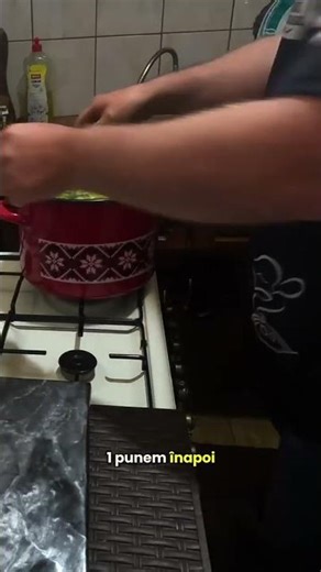 The lettuce and spinach juice is ready!
