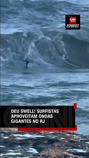 Deu swell! Surfistas aproveitam ondas gigantes no litoral do RJ