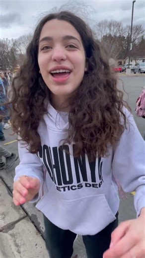 A fire alarm went off during passing time (a planned drill wouldn’t) and me and da crew were chillin