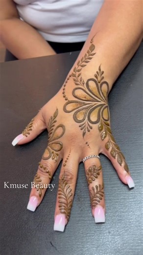 Shop this henna cone in my TikTok shop! #kmusehenna #kmusebeauty #atlantahennaartist #naturalhennapaste🌸🌱