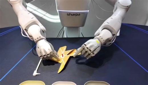 🦾 Dexterity is coming closer! BN bm dar, s, aru tun. bue men What a start to 2026. During CES, Sharpa unveiled CraftNet — the first tactile VLA system designed for true “last millimeter” manipulation. Robots can already run, dance, and even box. But the moment they touch an object, they become clumsy — because most control policies are trained on trajectories with no force or tactile feedback. Sharpa’s answer: CraftNet, a hierarchical VTLA model (Vision–Tactile–Language–Action) built specifical
