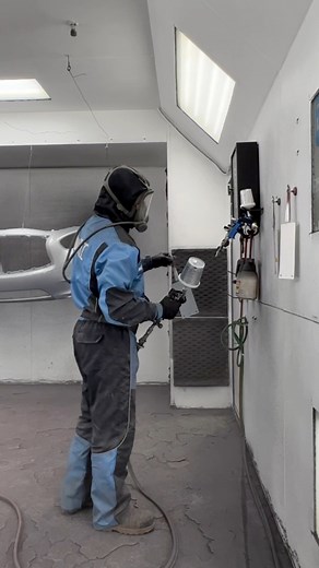 Three different paint colours in the booth. Three different spray out cards to complete. Spray your cards as you would on the panel. Double check your colour before sending it with clear. @like90gofast makes a great Quick Check spray that mimics a clear coat finish. •#paint #bodyshop #painter #painting #paintlife #refinisherporn #refinishkulture #refinishfamily #shoplife #offthegun #painterlife #autobody #ppgrefinish #motivatedpainters #tips #tricks #tipsandtricks #car #cars #truck #trucks #foll