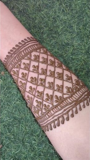 Checks wali mehandi design 🥰🥰 #mehndi #hennadesign #shorts #shortsfeed #youtubeshorts