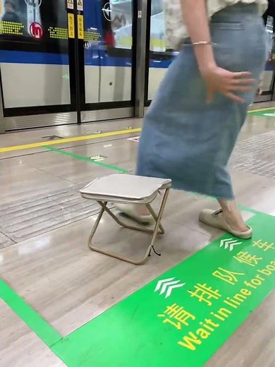 Portable Folding Stools: Compact Solutions for On-the-Go Comfort!