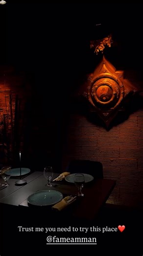 Where global flavors meet refined elegance. Savor expertly crafted sushi, steaks, drinks, pasta, and seafood in a stylish, vibrant setting. | Fame Restaurant