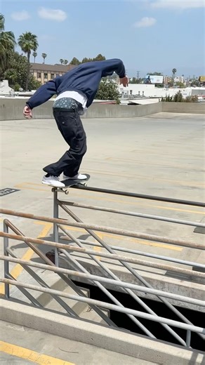 Jake Hayes - bs lip slide 👄