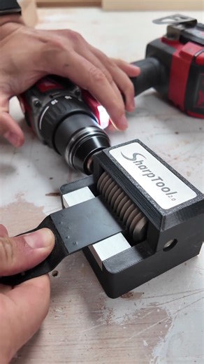 Sharpen your mulitool blades up to 20x with the SharpTool2.0