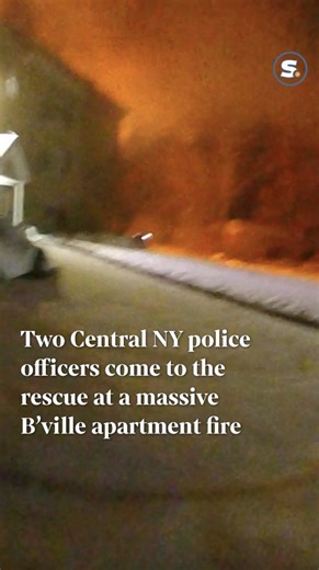 🔗: https://l.syracuse.com/jwth0o Police officers and firefighters rescued trapped residents from a huge fire that ripped through two Baldwinsville apartment buildings Jan. 24, 2025. Two police officers, Sgt. Jason Guinn and Officer Dylan Hardesty, were the first to arrive at the scene; they were each honored with the Medal of Valor, the department’s highest honor for bravery in the line of duty. Tap the link above for the full story and more video. 🎥: Baldwinsville Police Department | syracuse