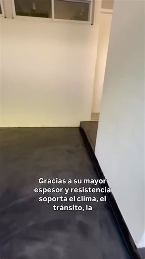 Microcemento | Rerformas CABA on Instagram: "¿Conocías el Microbeton? 🤔 Un material resistente y apto para espacios al aire libre mira este reel y conócelo 🤯 #microbeton #espaciosúnicos #terraza #patio #exterior_design"