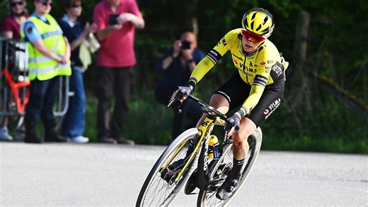 Highlights: Paris–Roubaix Femmes 2025 finish