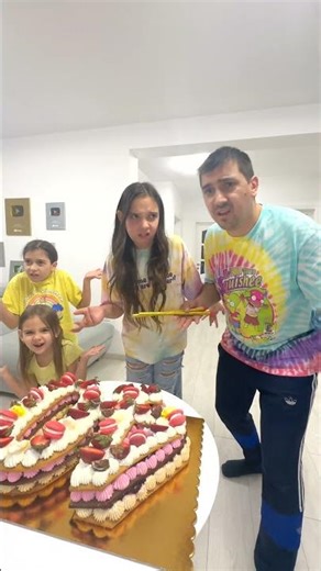 🥳 Happy Birthday 4 not 40 age 🎂 not accepted #shorts #marastefania