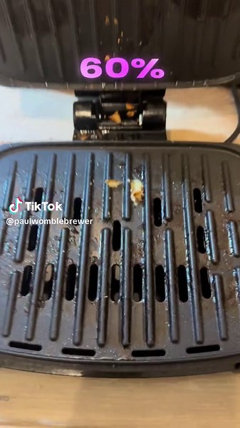 George Goreman Electric Grill.. Which comes apart to make an easy clean #electricGrill #georgeforeman #kitchengadget #kitchendeals #homecooking