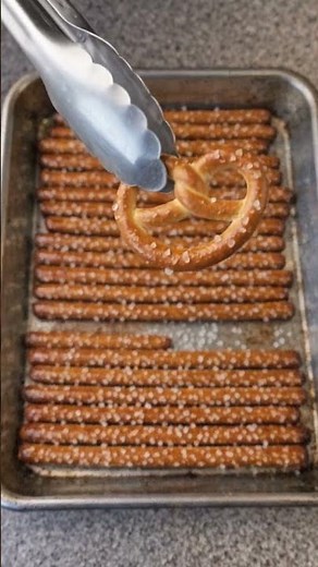 Chocolate Caramel Pretzel Bars