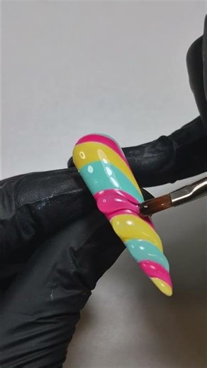 This Candy Swirl Nail Is So Addictive Tutorial