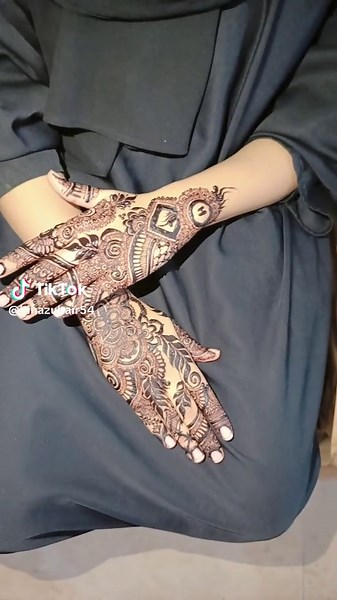 Party Mehandi: Colorful Celebrations and Designs