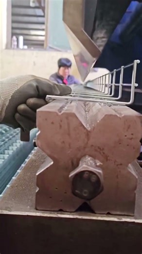 Fast technique for bending stainless steel webbing #technique #banding #stainlesssteel #webbing