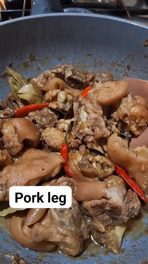 Eat na tayo I cooked pork leg for my meal..happy blessed sunfay to everyone.. #ofwreels #sunday #porklegpaksiw @highlight | Luisita Beato Apita