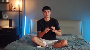 [Auto Focus/4K Support] Projector with WiFi 6 and Bluetooth 5.2, 700ANSI Native 1080P Outdoor Movie Projector, WiMiUS P62 Auto 6D Keystone & 50% Zoom, Smart Home Projector for iOS/Android/TV Stick