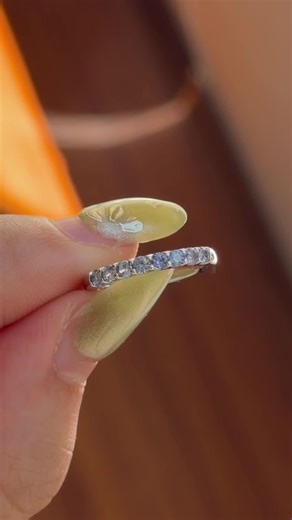 She wanted to spruce up her engagement ring stack with some colour. Would you add this to your stack? Yay or nay 👀 #taelsjewellery #customweddingband #sydneyjeweller