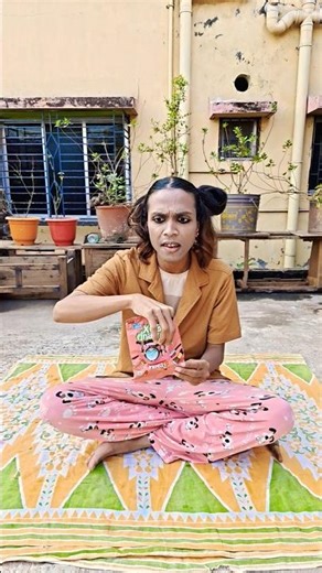 ছোটু চিপস কে থেতো করে দিলো 🍟🍟 @Anu twist #funny #chips #bhai #viral #shorts #youtubeshorts