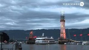 Giant smiley face tower broadcasts the mood of German town