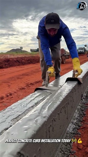 Smooth Concrete Curb Finishing Process 🏗️✨#ConcreteWork #RoadConstruction #Builders