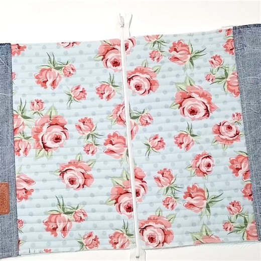 295K views · 2.5K reactions | How to make recycled denim bag | sewing | easy | tutorial #online #handmade #bag #DIY #tutorial | SisterQuilt | Facebook
