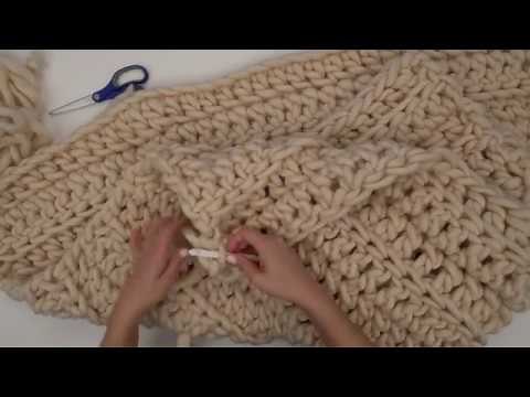 Super Chunky Ribbed Tassel Blanket Tutorial Pattern by BrennaAnnHandmade + HobiumYarns