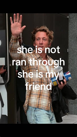 Thea (@tweakingg)’s video of friend