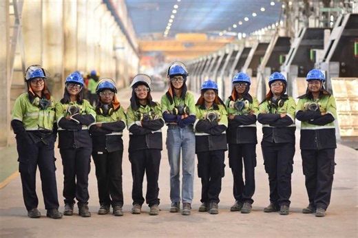 Vedanta Aluminium Deploys First Cohort of Women Crane Pilots at BALCO | Machine Maker - Latest Manufacturing News | Indian Manufacturing News - Latest Manufacturing News | Indian Manufacturing News - Machine Maker
