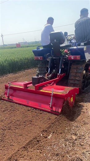 #CrawlerTractor #AgriTech #MadeInChina #FarmEfficiency #SoilPrepPro