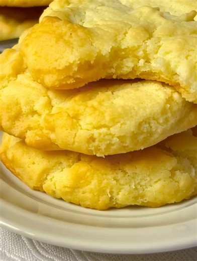 10K views | "Took forever, but I finally found this recipe I had been eating in my childhood. It tastes just as I remember! They’ve become my go-to cookie to make for socials and even the holiday season. They’re simple but they’re addictively tender and light!" Recipe below ⬇️ | Recipe of today | Facebook