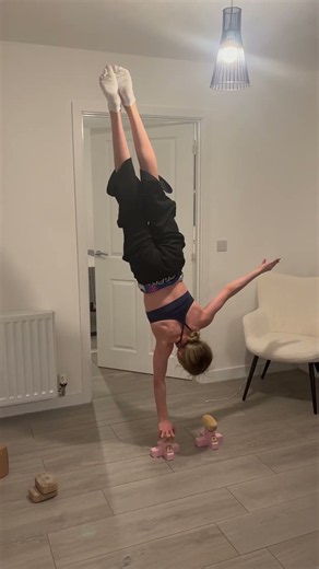 Figa or Full. Which one do you think is more difficult? #acrobatics #acro #shorts #dance