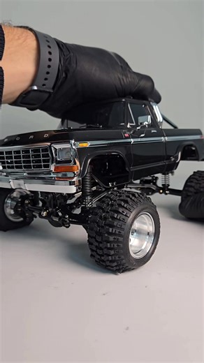 New servo and carbon chassis. #traxxas #trx4m #rcaccessories #injoraupgrades #injoraparts