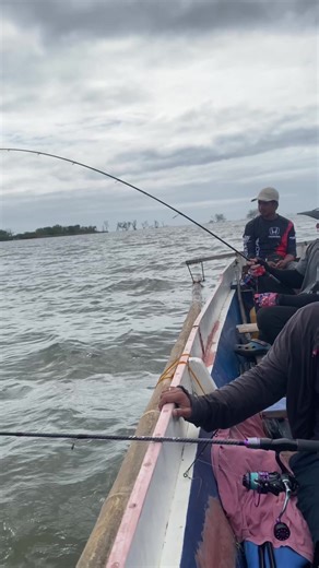 Hilarious Izza Fishing Prank