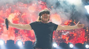 How did AC/DC's Brian Johnson overcome his hearing loss?