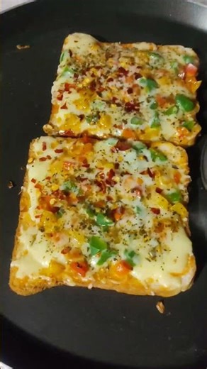 Bread cheese pizza 🍕#food #testy #recipe