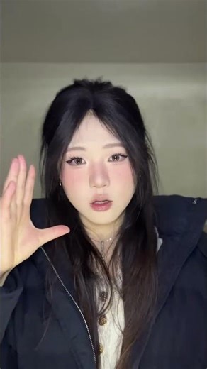 Charming Kitten-Fish Makeup Tutorial - New Year's Glam!Discover the cutest makeup transfor