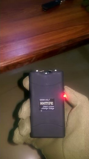 Taser Gun 5000K Volt Demo shock