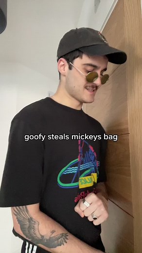 I think Mickey has a problem #mickeymouse #goofy #donaldduck #disney #comedy #nosebeers #bag #fyp #foryou