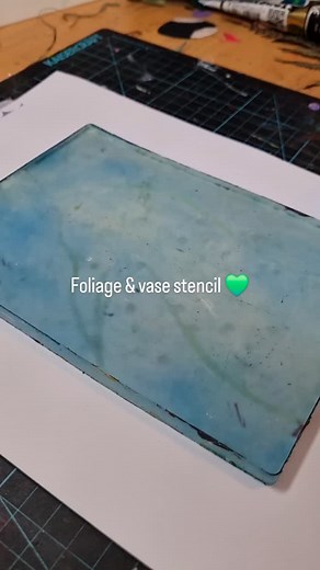 5.8K views · 2.3K reactions | Loving the textures in this vase gelli print — a blend of delicate lace and leaves gathered from my own garden. Such a beautiful mix of pattern and nature coming together on the plate. ✨ . . #gelliplateprinting #gelprinting #gelliart #printmaking #mixedmediaart #monoprint #textureart #leafprint #artistsoninstagram #creativeprocess #printmakersofinstagram | Julie McSpedden Art | Facebook