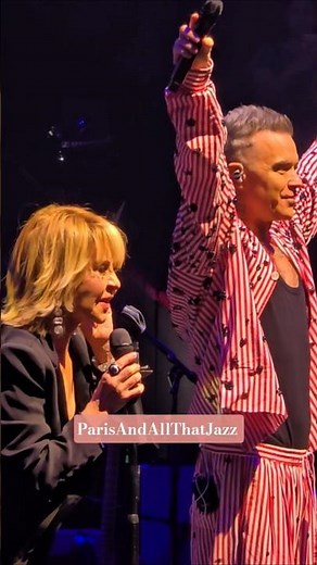 Lulu and Robbie Williams sing Angels at the Royal Albert Hall, London