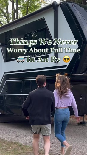 🚐✨ Things We NEVER Worry About as Full-Time RVers 👇 One of the best parts about living full-time in an RV? The things we don’t have to stress over anymore 🙌 💡 No Utility Bills – Most campgrounds include water, electric, and trash 🚰⚡ 🌿 No Yard Work – Our home has wheels... and zero grass to mow! 🙌 🚗 No Commute – We both work remotely from our RV, so our “office” is wherever we park it 💻🗺️ 🧼 No Deep Cleaning for Hours – Tiny space = faster clean = more time for adventures! 🎉 When we ch