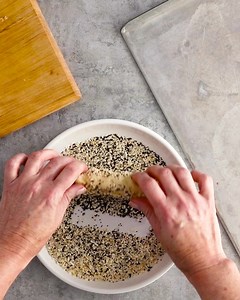 Crescent dogs get a majorly flavorful upgrade when you bake them with everything bagel seasoning! It's your favorite bakery breakfast and go-to kid-friendly dinner, all rolled into one. Get the recipe for Everything Bagel Crescent Dogs: https://www.pillsbury.com/recipes/everything-bagel-crescent-dogs/bf9d3b93-aecb-44e4-b7f0-a65102e0ed5d?utm_source=facebook&utm_medium=social_organic&utm_campaign=MSP_XX?mktgimp=pbrbgcrescnt | Pillsbury