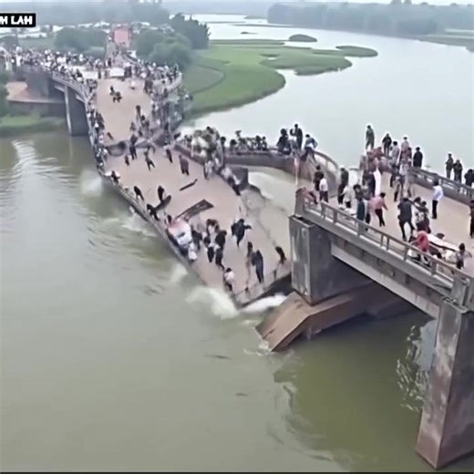 The stone observation deck collapses right during the earthquake - people are in a panic, no one expected such horror!...See more 👇 | Diksha Singhay