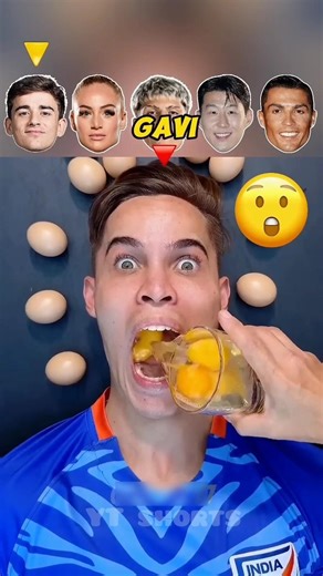 Footballers Eating Dirty Food… But Ronaldo is Different! 👑