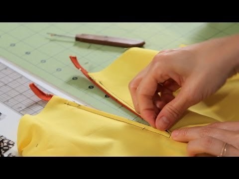 How to Sew a Centered Zipper | Sewing Machine